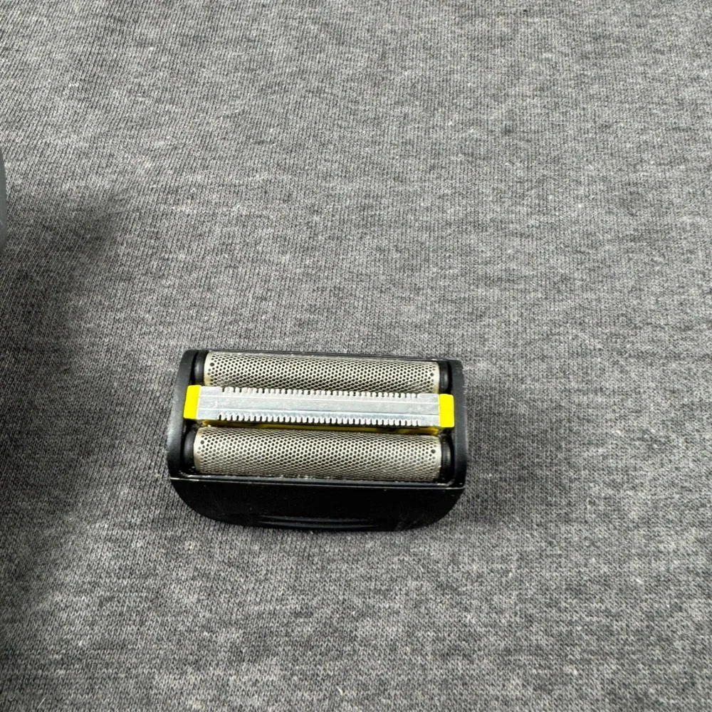Remington Virtually‎ Indestructible Foil Shaver with Charger Yellow Gray
